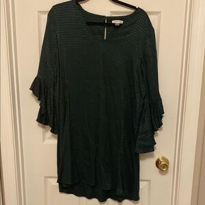Calvin Klein Green Ruffled Tunic with 3/4 Flutter Sleeves